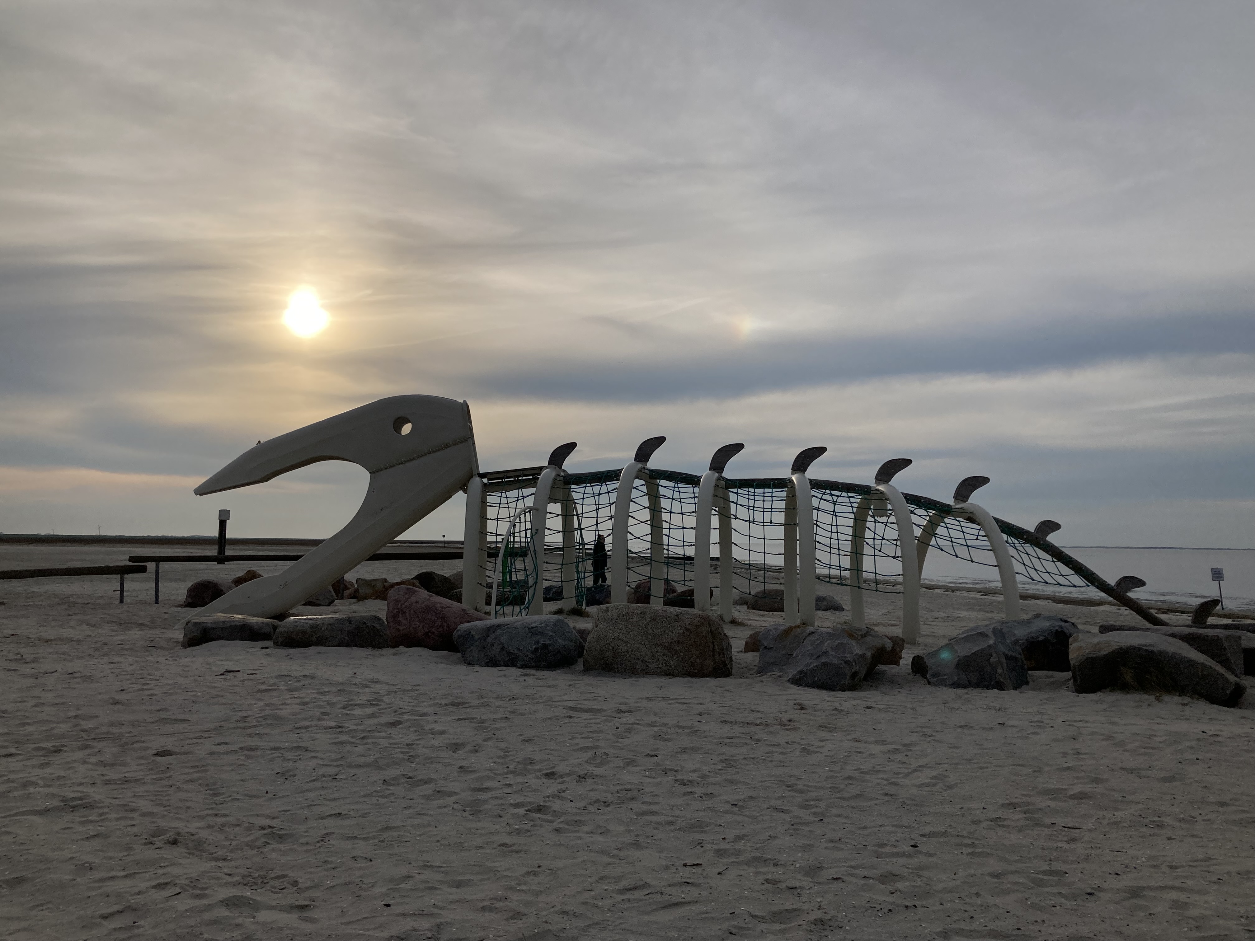 Neßmersiel Strand Wal Sonnenuntergang.jpeg